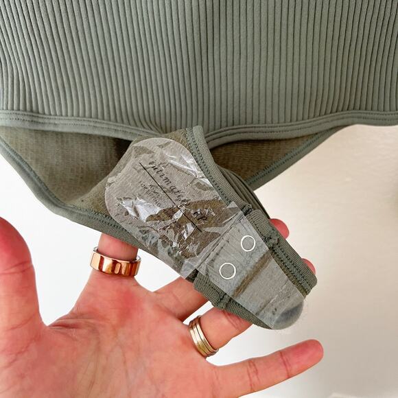 [Free People] Army Green XYZ Bodysuit Long Sleeve Ribbed Turtleneck NWT Sz L/XL - Picture 9 of 12